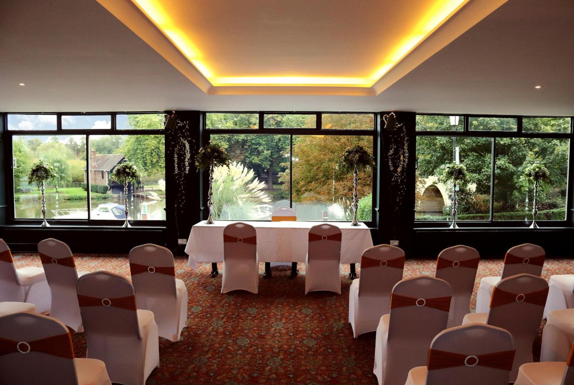 Shillingford Bridge Hotel Wallingford Bagian luar foto