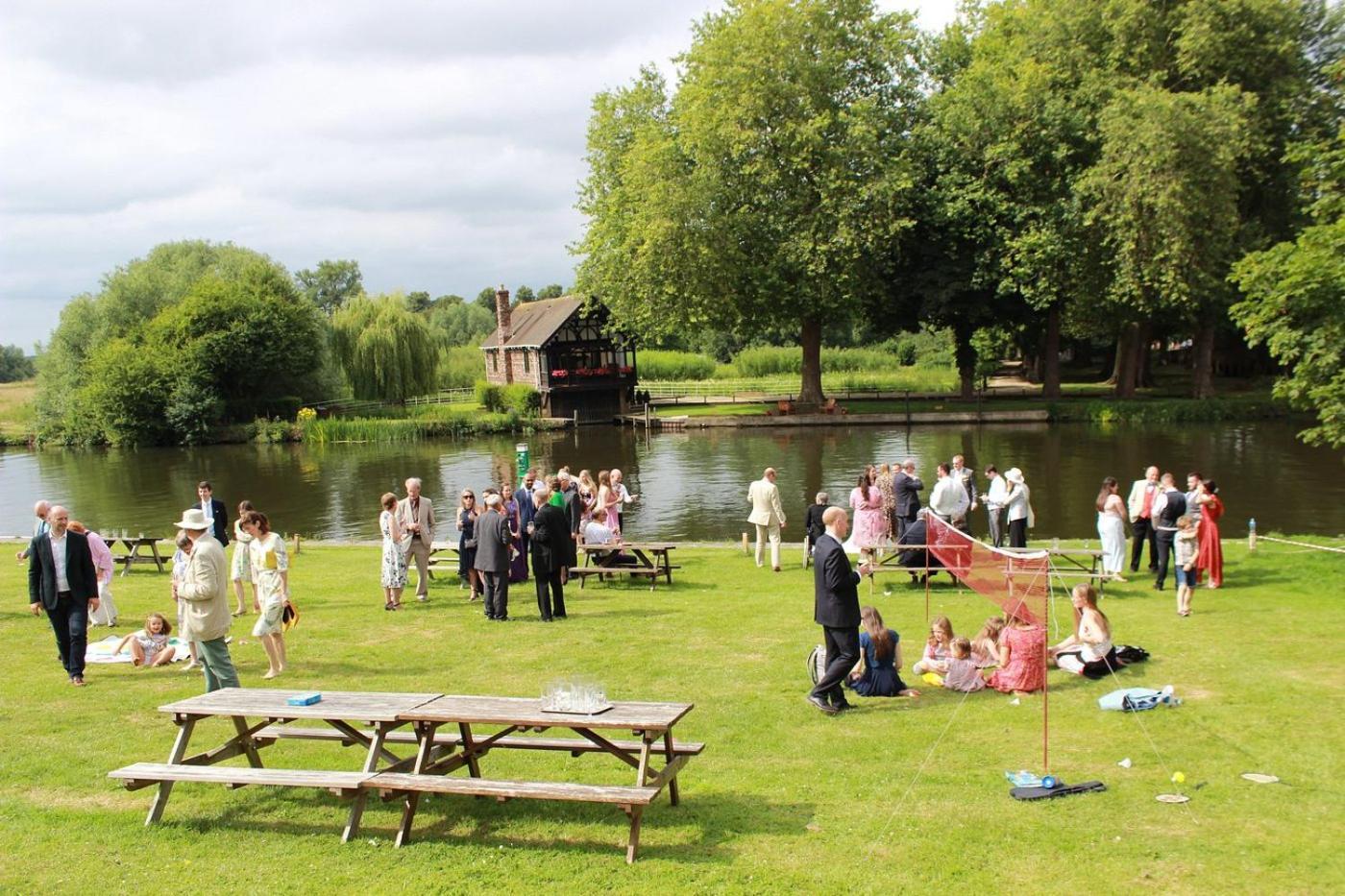 Shillingford Bridge Hotel Wallingford Bagian luar foto