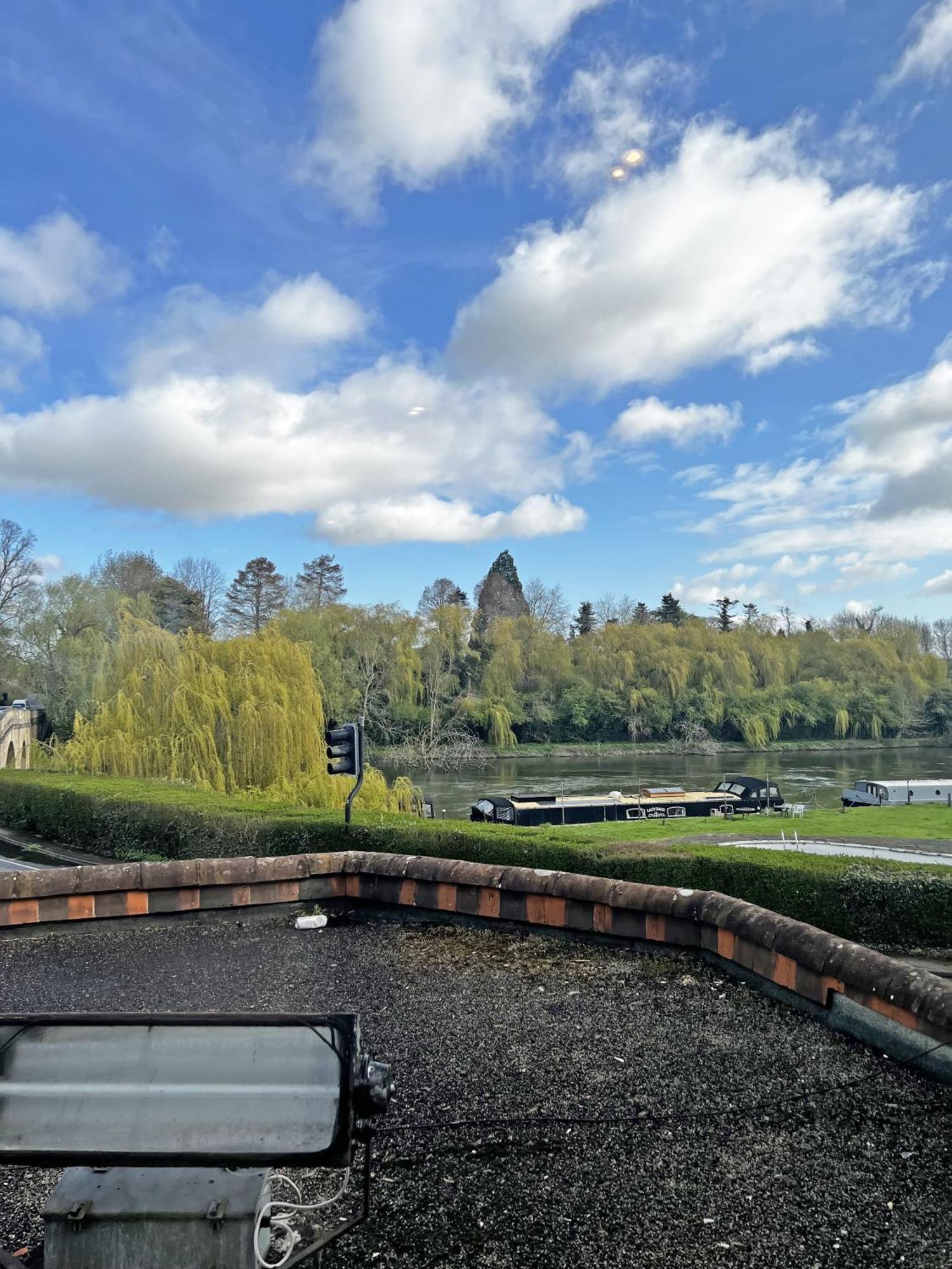 Shillingford Bridge Hotel Wallingford Bagian luar foto
