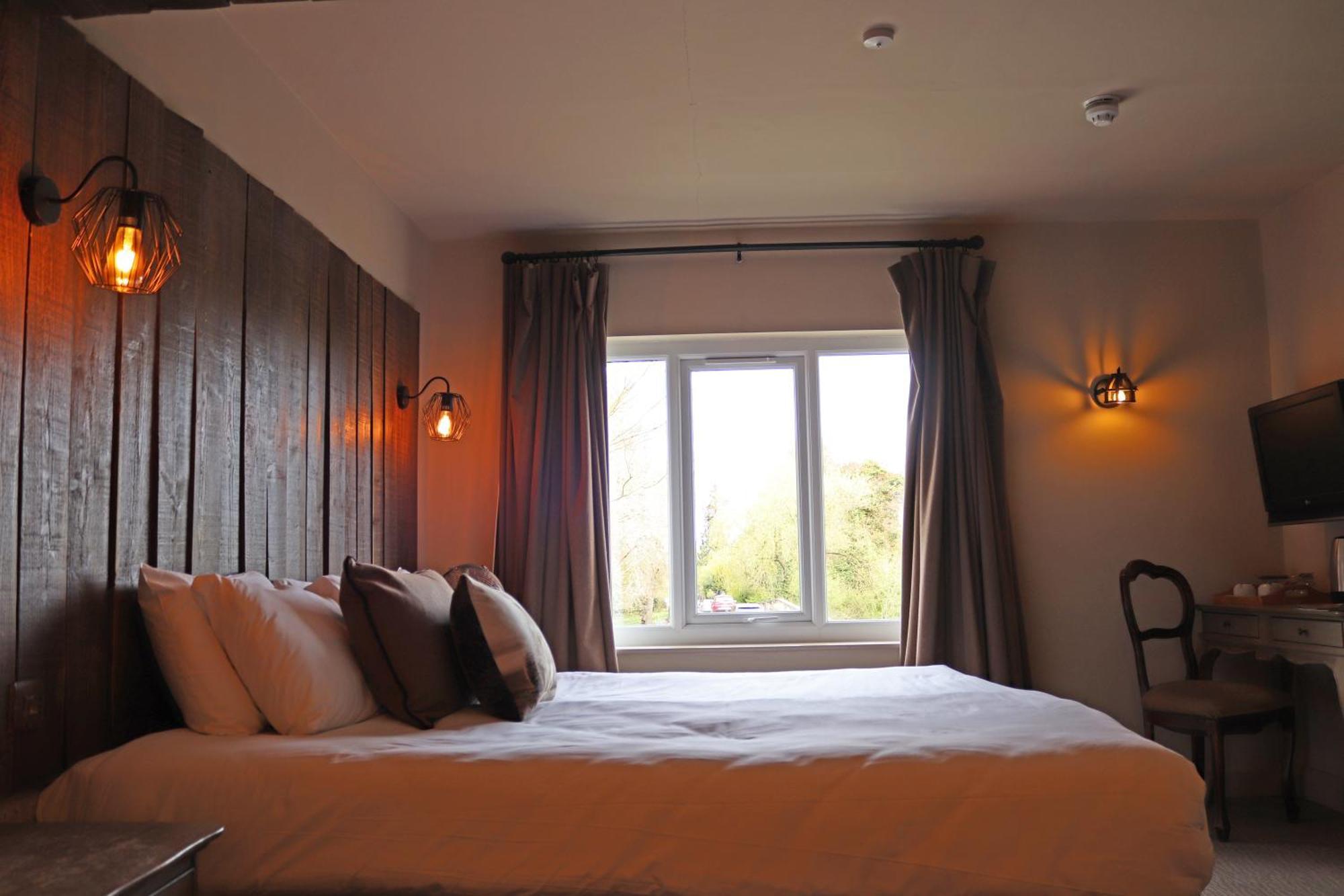 Shillingford Bridge Hotel Wallingford Bagian luar foto