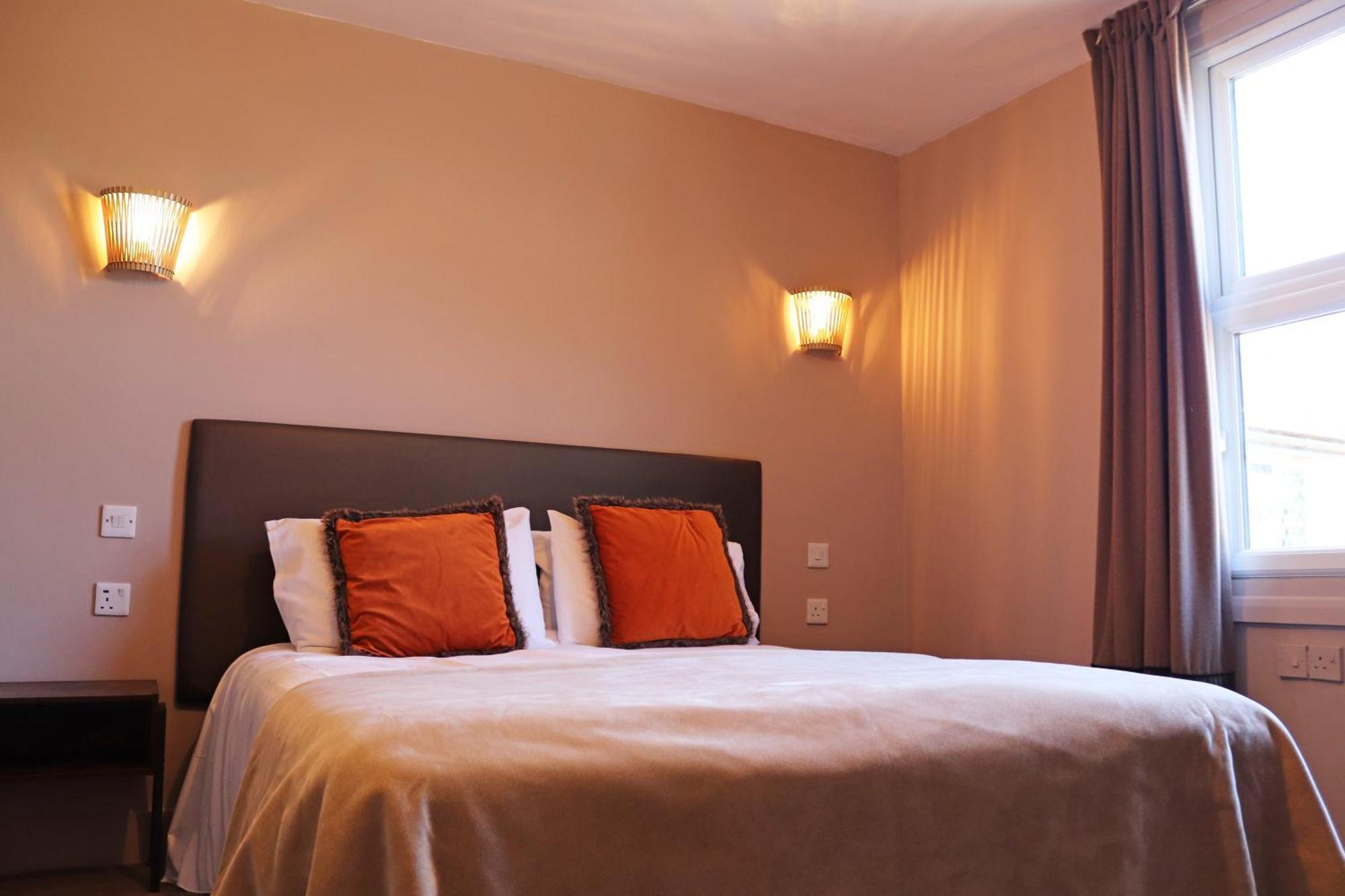 Shillingford Bridge Hotel Wallingford Bagian luar foto