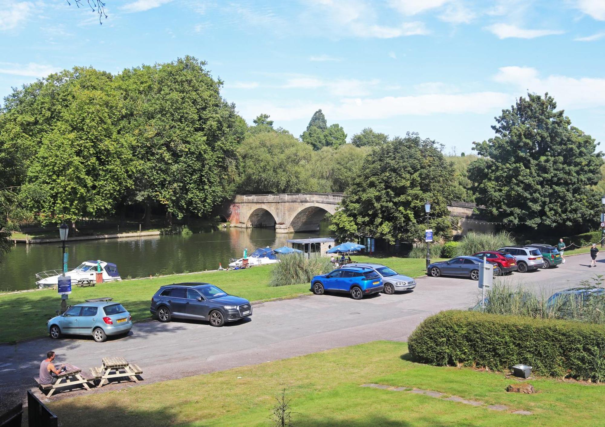 Shillingford Bridge Hotel Wallingford Bagian luar foto