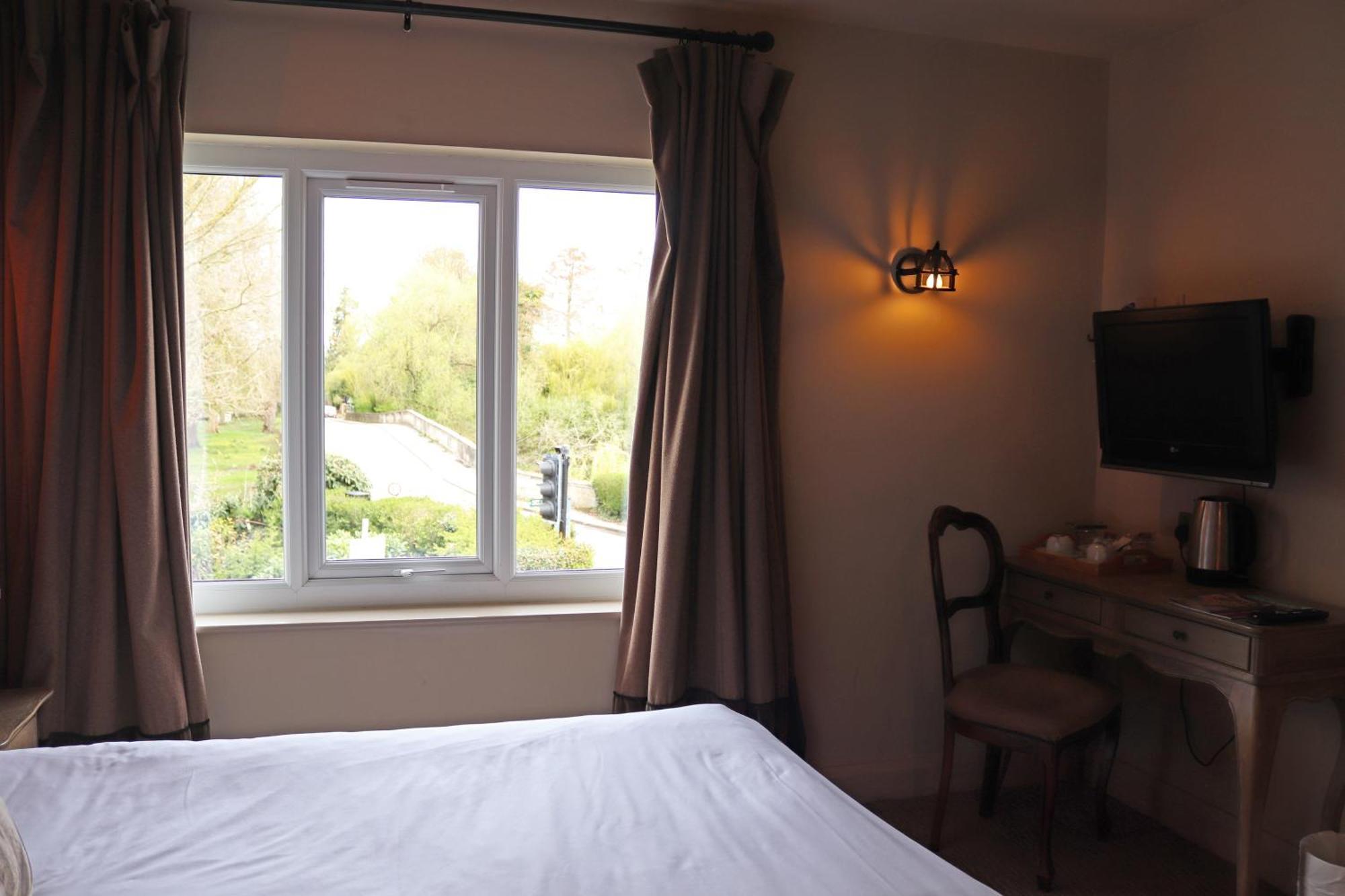 Shillingford Bridge Hotel Wallingford Bagian luar foto