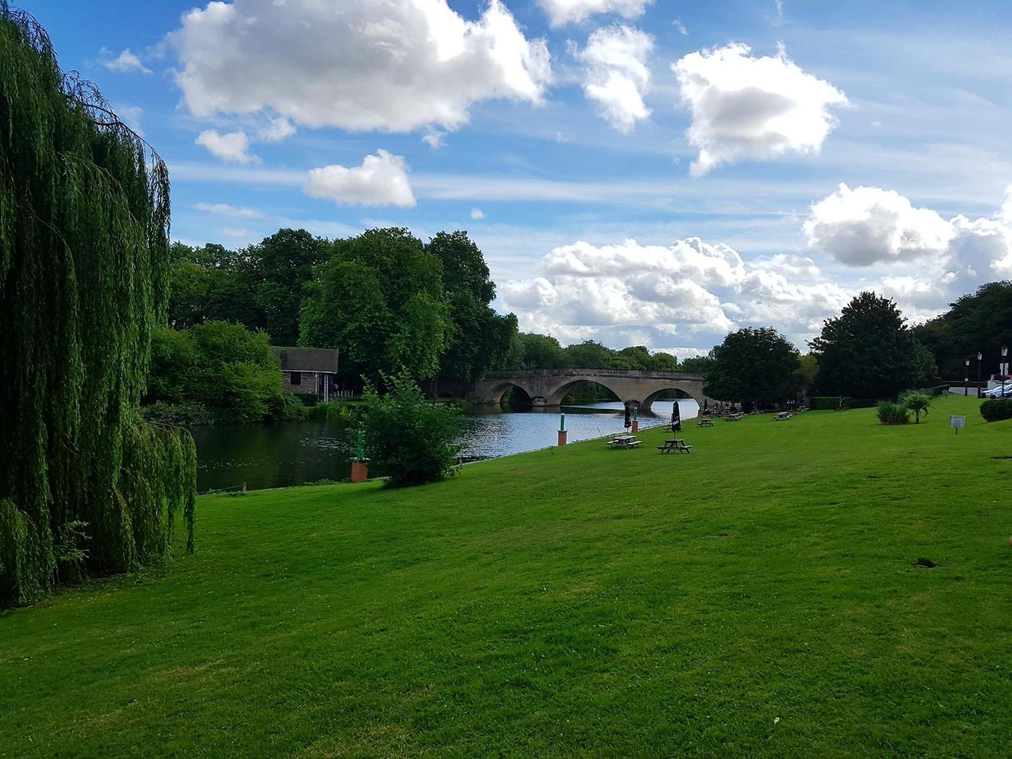 Shillingford Bridge Hotel Wallingford Bagian luar foto