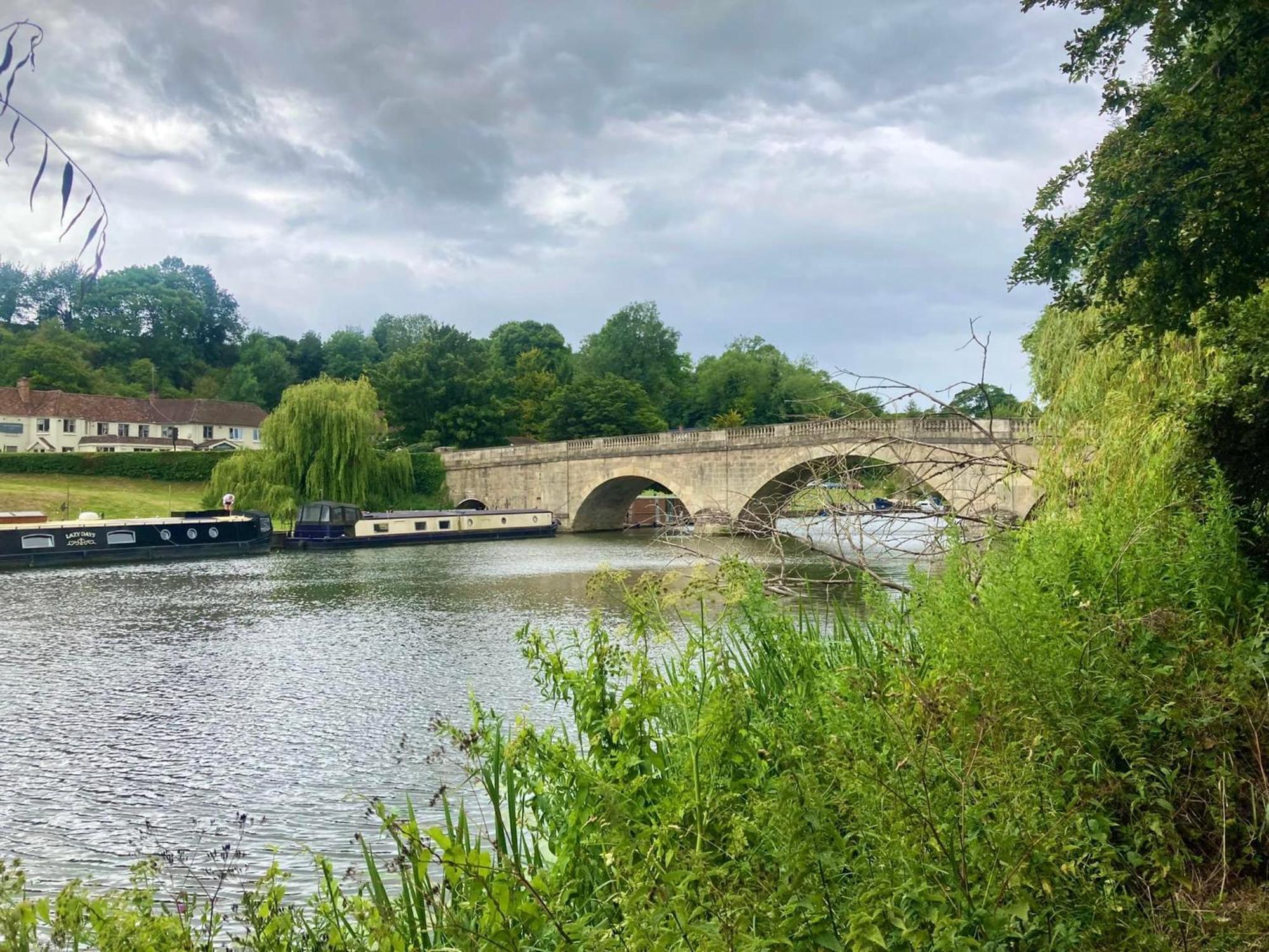 Shillingford Bridge Hotel Wallingford Bagian luar foto
