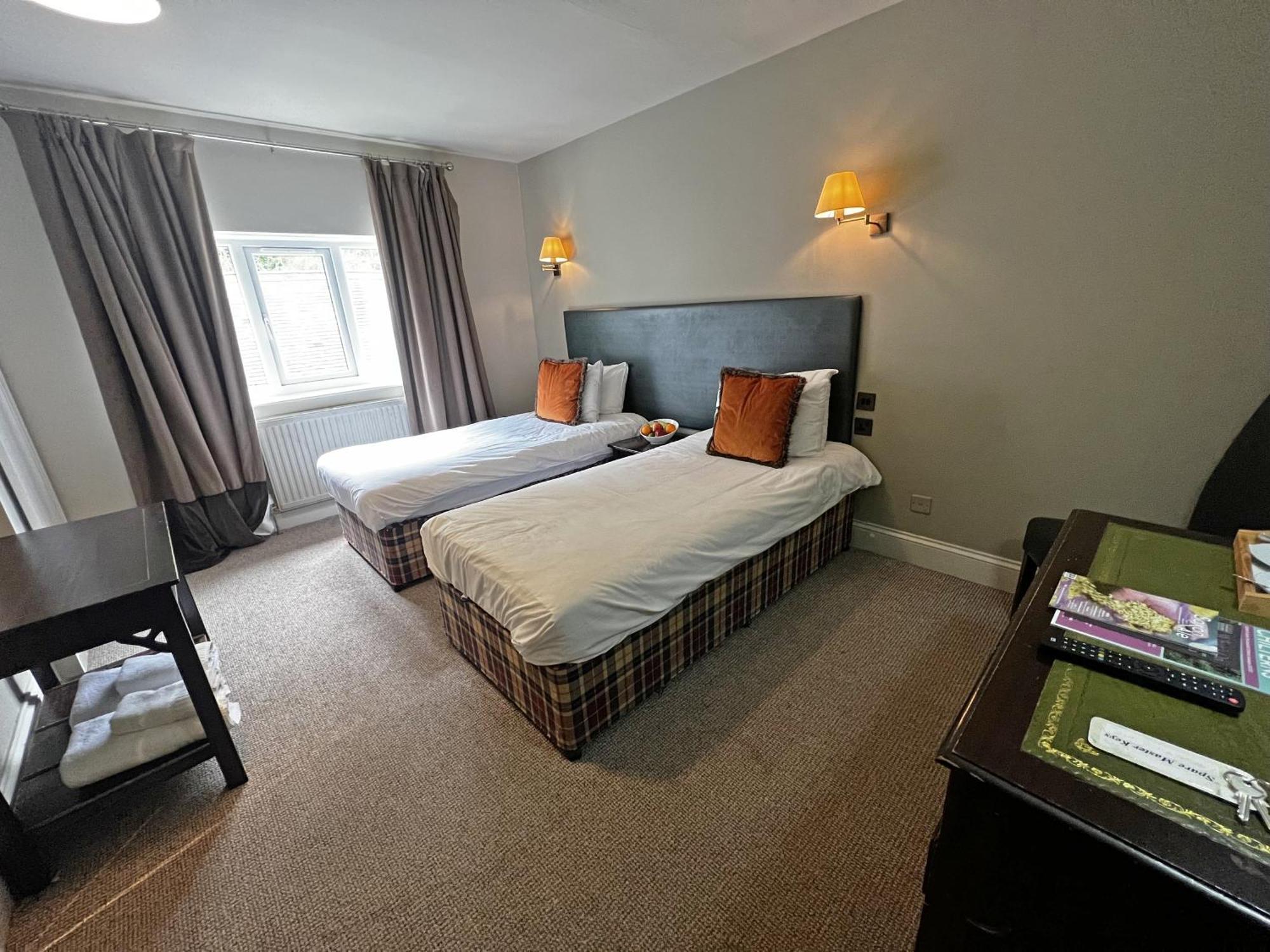Shillingford Bridge Hotel Wallingford Bagian luar foto